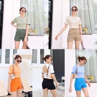 newlooksbkk gs30 mini zaap set ชุดเซทเสื้อเว้าหลังสามเหลี่ยมช่วงแขนตัดขอบ มาพร้อมกับกางเกงขาสั้น