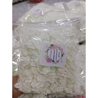 ดอกรัก ดอกรักปลอมสีขาวอมเขียวเสมือนจริง (ดอกรักอย่างดี 750 ดอก ราคาแค่ 69 บาท) พร้อมส่ง เกรดA สวยทุกดอกมีรูร้อยง่าย