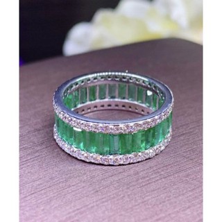 Eternity Emerald Baguette Ring in 18K white gold😍😍แหวนรอบนิ้วมรกตเนื้อแก้วทรงสี่เหลี่ยมมรกตงามๆ เนื้อแก้วใสกิ๊ก สะอาด