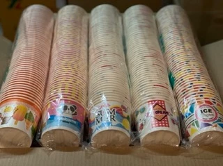ถ้วยไอศกรีม 390 cc. มีแบบลายน่ารักและสีขาว ถ้วยกระดาษ 390 cc. รายการขายแยกถ้วยไม่รวมฝา (50ใบ/แพค)