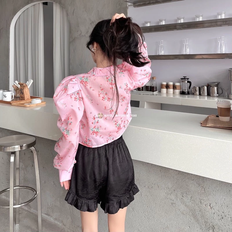 เสื้อผู้หญิงแขนยาว ลายดอกไม้ ปกเสื้อหลวม ทรงสั้น thumbnail 3