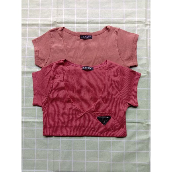 เสื้อยืดคอวี PRADA ถูกสุดด❗✨