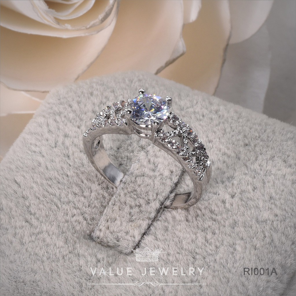 แหวนเพชร RI001 ประดับเพชร CZ ฝังคริสตัลแน่น วิบวับเหมือนเพชรแท้ แหวนผู้หญิง แหวน เครื่องประดับแฟชั่น