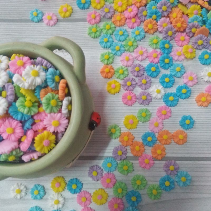 น้ำตาลแต่งหน้าเค้กรูปเดซี่ขนาดจิ๋ว(ขนาดดอก1cm.)