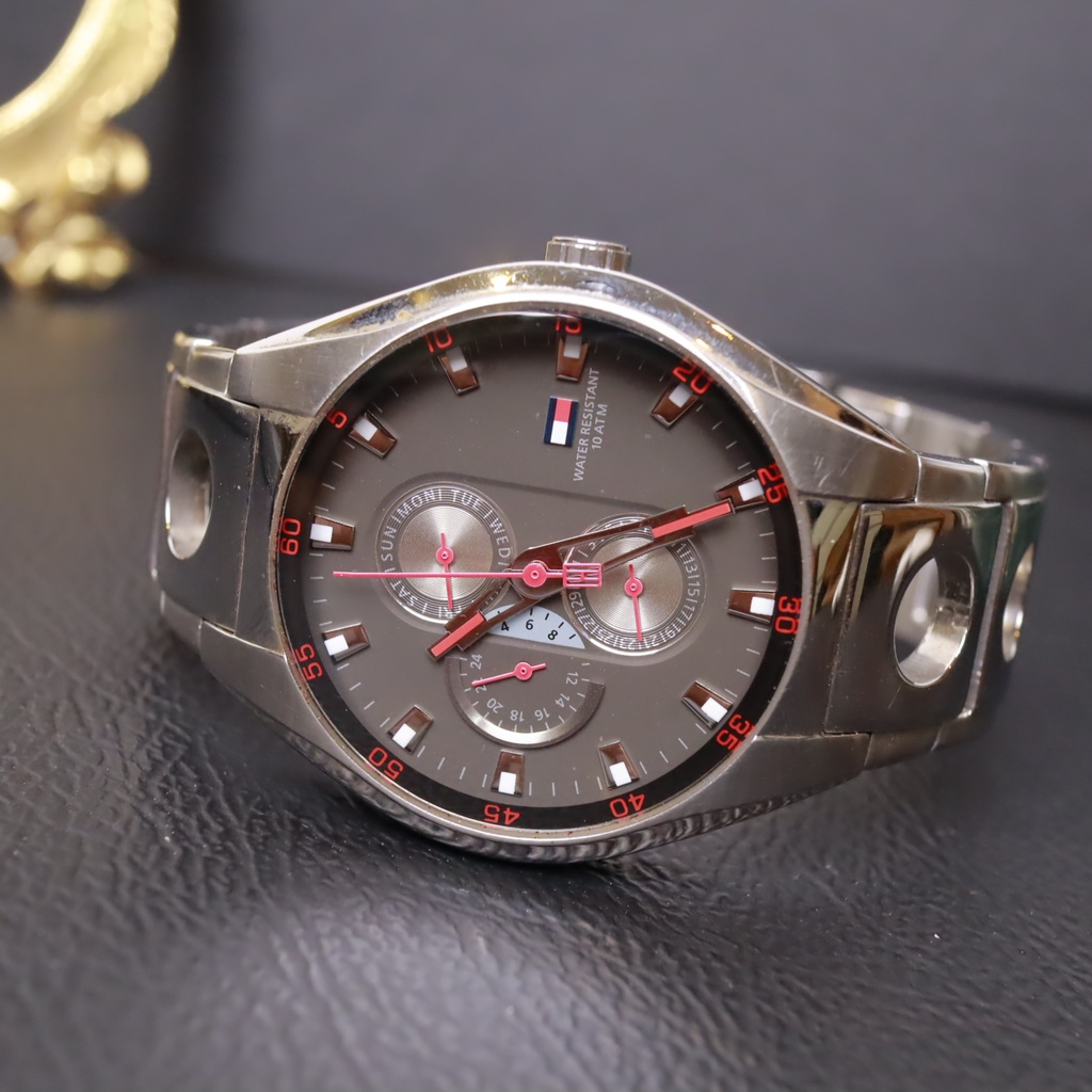 Tommy Hilfiger นาฬิกามือสอง ของแท้ สีเงิน เรือนใหญ่