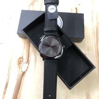 นาฬิกาข้อมือผู้ชาย TOMIทรงเหลี่ยม ระบบQuartz analog3เข็มมีวันที่ กันน้ำ2ATM พร้อมกล่องสวยหรู