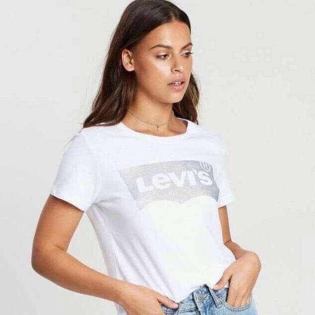 Levi’s เสื้อยืดสีขาว