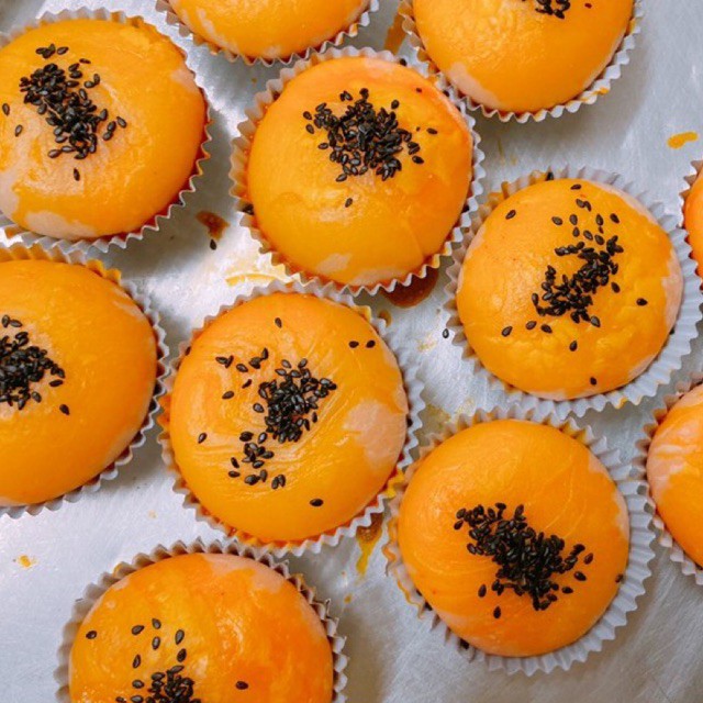 🥚 Bankhunchuii | บ้านคุณฉุย ขนมเปี๊ยะไข่เค็มลาวา ใช้ไข่เค็มล้วนๆ 💯% แป้งหนึบ หวานน้อย