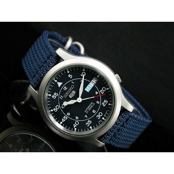 Seiko 5 Military Automatic รุ่น SNK807K2 นาฬิกาผู้ชายสายผ้าสี Navy Blue ตัวขายดี -ของใหม่ ของแท้ 100% รับประกัน 1 ปี