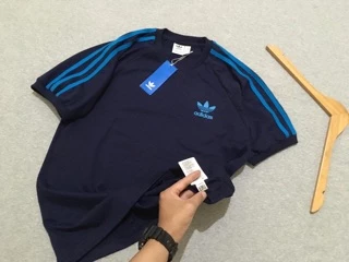 Ad*d*s 3 Striped Collegiate เสื้อยืดสีกรมท่าพร้อมป้ายเต็ม