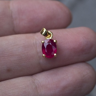 จี้พลอยทับทิมรูปทรงไข(Natural Ruby) ตัวเรือนเงินแท้ 92.5% ขนาด 8 x 6 มิล สินค้ามีใบรับประกันจากทางร้าน