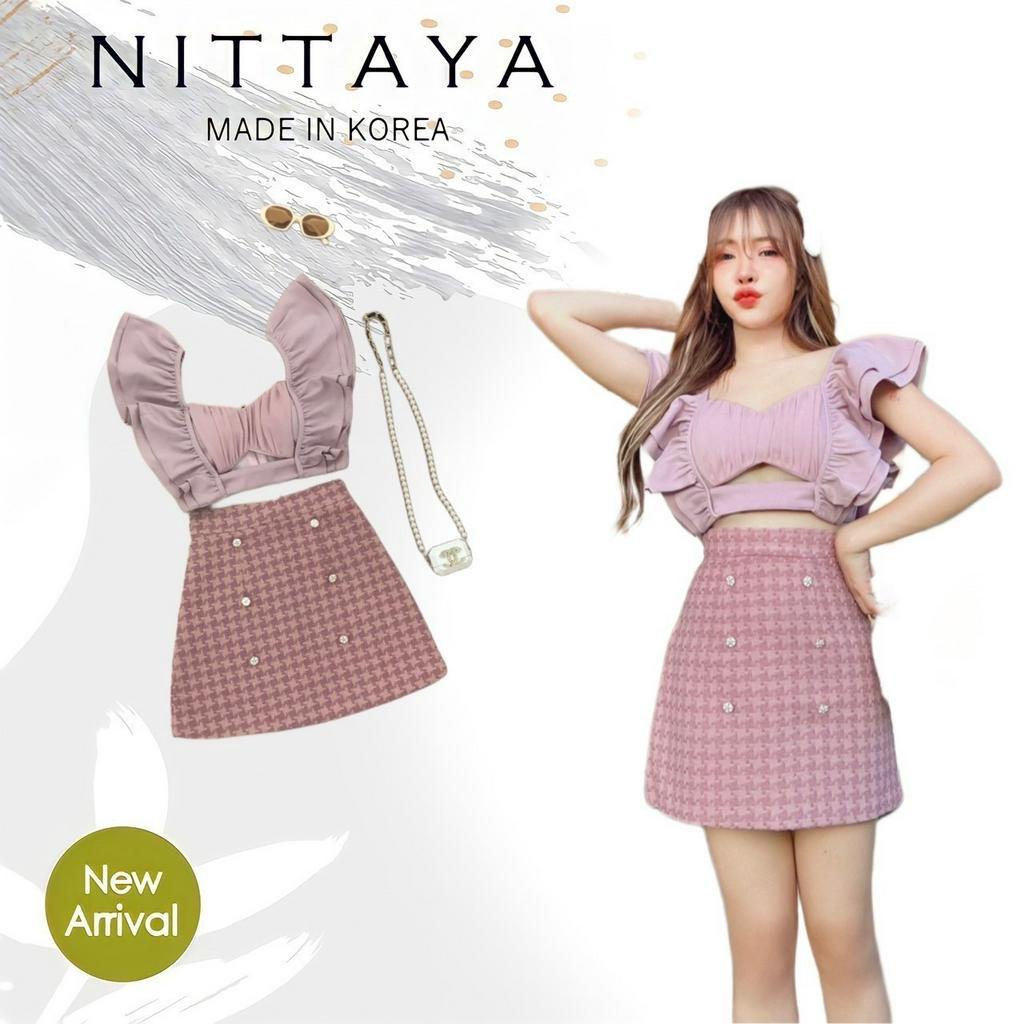 งานป้าย NITTAYA การันตีเสื้อผ้าคุณภาพ Set เสื้อสายระบาย+กระโปรงผ้าทวิต มีให้เลือก 2 สี ชมพูกับขาว