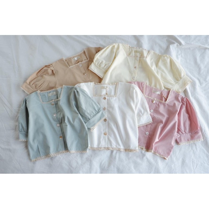 ผ้าฝ้าย คอเหลี่ยมเดินลูกไม้ (Nida)