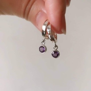 ps_present​ : Amethyst​ Minimal earring ต่างหูห่วงแบบล็อค​ ประดับอเมทิสต์​ ขนาด​ 4​ มม​ ตัวเรือนเงิน 925