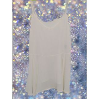 เสื้อสายเดี่ยว ผ้าพริ้วใส่สบาย น่ารัก
