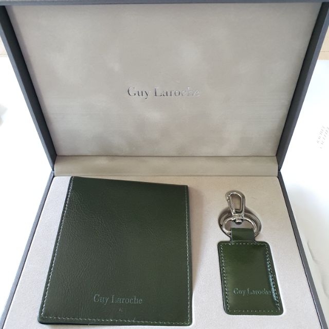 Guy Laroche แท้ กระเป๋าเงิน และ พวงกุญแจ ใหม่