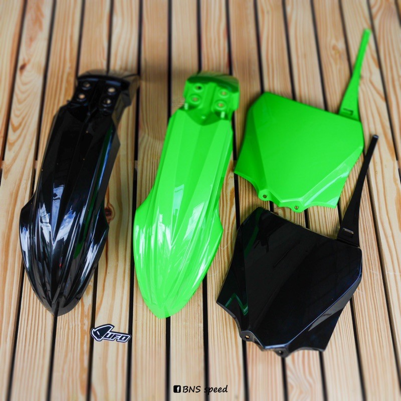 ป้ายเบอร์ / บังโคลนหน้า KX85 UFO Plast ของแท้เหนียวไม่แตก