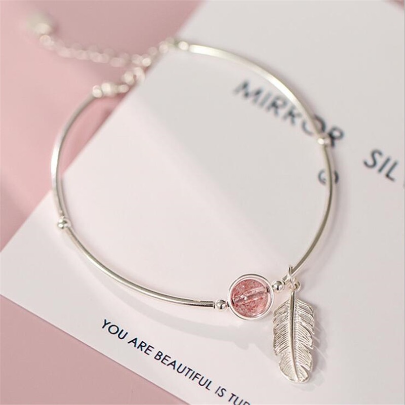 [VV Home] s925 สร้อยข้อมือเงินสเตอร์ลิงเครื่องประดับเวอร์ชั่นเกาหลีแฟชั่นสตรอเบอร์รี่คริสตัล Feather