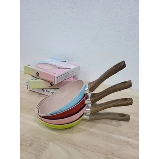 Littlest Studio กระทะเคลือบหินอ่อน ไม่ติด เตาแม่เหล็กไฟฟ้า non-stick 16ซม 18ซม หลากสี น่ารัก เทฟล่อน