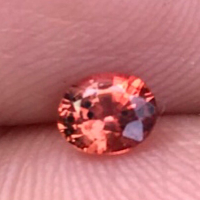 Top VS 0.38ct 4.6x3.8mm พลอยออเรนจ์แซฟไฟร์ ซองเจีย