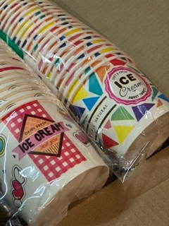 ถ้วยไอศกรีม 390 cc. มีแบบลายน่ารักและสีขาว ถ้วยกระดาษ 390 cc. รายการขายแยกถ้วยไม่รวมฝา (50ใบ/แพค)