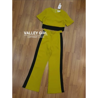 VALLEY GIRL เสื้อ+กางเกงขายาว เซตนี้ฮอทตลอดกาลค่า งานขายดีทรงสวยมาก เสื้อไม่ลอยนะคะ ชนขอบเอวกางเกงค่า