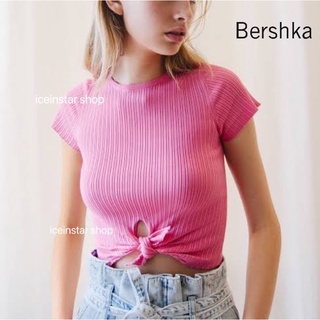 Bershka เสื้อแขนสั้น ผ้าร่องยืด สีชมพู สดใส ผูกเอวด้านหน้า ทรงเข้ารูป