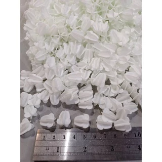 ดอกรัก ดอกรักปลอมสีขาวอมเขียวเสมือนจริง (ดอกรักอย่างดี 750 ดอก ราคาแค่ 69 บาท) พร้อมส่ง เกรดA สวยทุกดอกมีรูร้อยง่าย