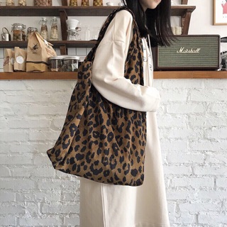 กระเป๋าผ้า VELVET / TIGER
