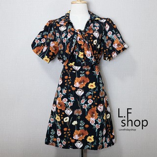 เดรสสีดำลายดอกใหญ่แขนบอลลูนคอปกผูกด้านหน้าD59