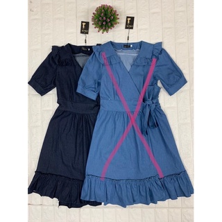 เดรสยีนส์ มือ1 ป้ายห้อย งานป้าย NaNa size L ราคา 259฿ มีสีเข้มสีเดียวนะคะ