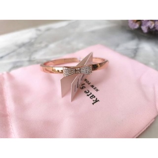กำไล kate spade ข้อมือ16-17 สีเงินกับโรส รุ่นนี้ไม่ค่อยมีเข้ามา