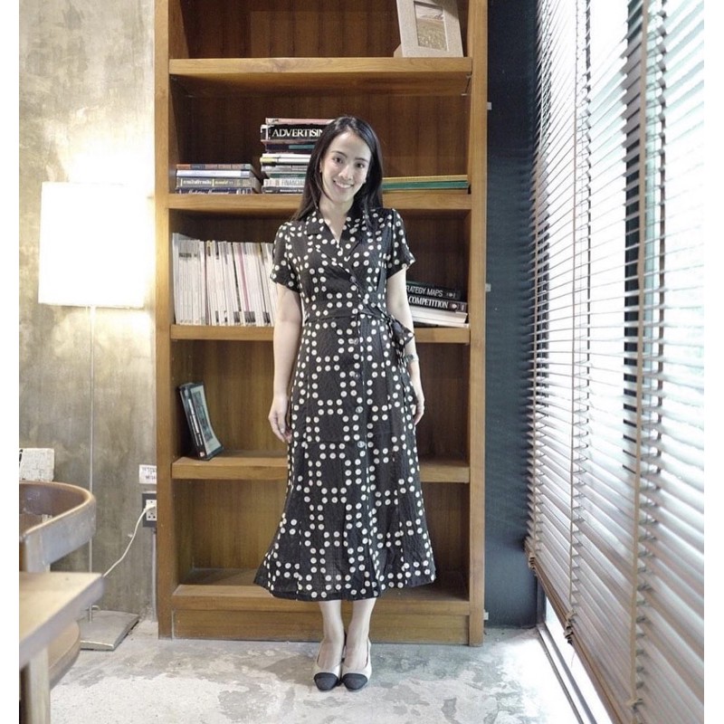 Dot dress in black..