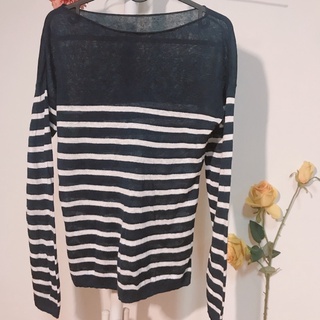 Uniqlo Knit Blue and White Stripes Thin Sweater  🌈  เสื้อไหมพรม แขนยาว แบบบาง เสื้อกันหนาวยูนิโคล่ ลายทาง