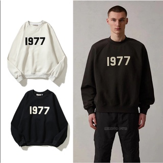 ❤ღพร้อมส่งღ❤ใหม่ เสื้อกันหนาวลําลอง คอกลม ผ้าฝ้าย พิมพ์ลายดิจิตอล FOG Fear Of God Essentials 1977 สไตล์สตรีท