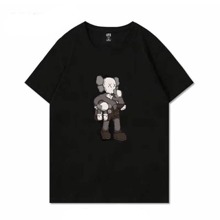 เสื้อยืดผ้าฝ้ายKaws Uniqlo Sesame Street Third-Round เสื้อยืดลําลองสําหรับผู้ชายผู้หญิงผ้าฝ้ายแขนสั้นคอกลมพิมพ์ลาย