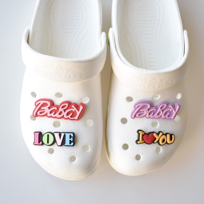 💦พร้อมส่ง💦Jibbitz จิ๊บบิท ตัวติดรองเท้าที่มีรู ทุกยี่ห้อ ลายการ์น่ารักๆ มุ้งมิ้ง (ราคาต่อ 1 ชิ้น)