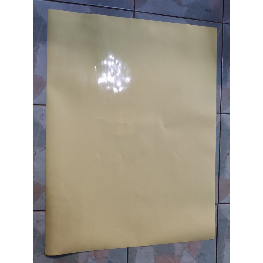 สติ๊กเกอร์ใสหลังเหลือง 53x70 ซม. แผ่นใหญ่