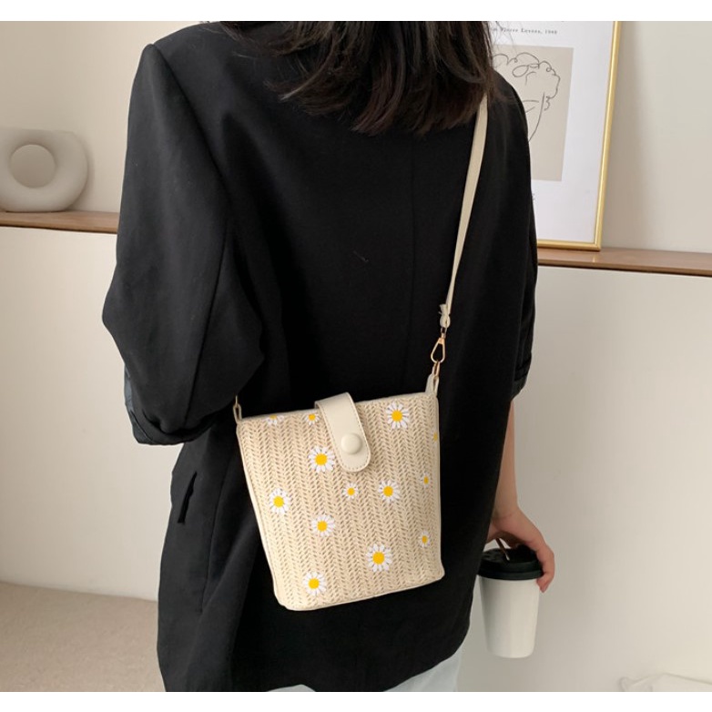 กระเป๋าสาน My Daisy  (A148) กระเป๋าสะพายข้าง กระเป๋าสาน