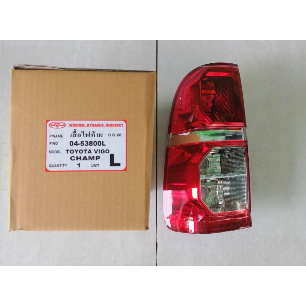 ไฟท้าย TOYOTA VIGO 2500,3000,CHAMP ข้างLH ตราเพชร ราคาดวงละ 450 บาท