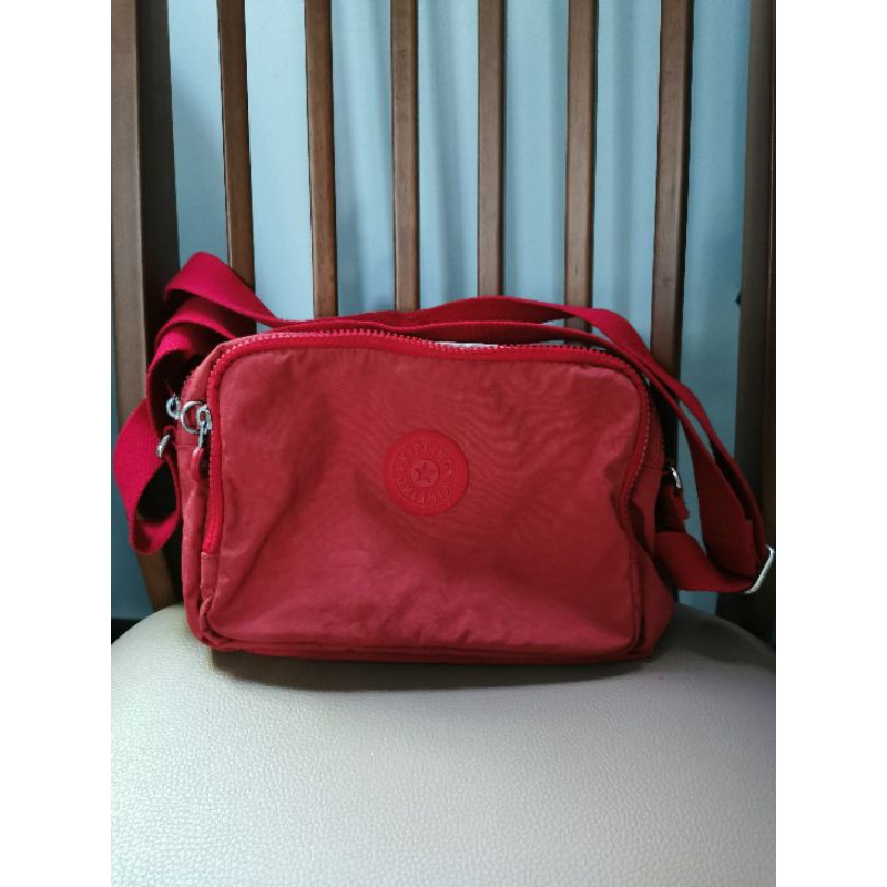 กระเป๋า Kipling สีแดง มือสองของแท้ - Nithitadah - Thaipick