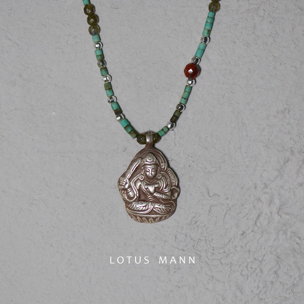 ถวายพรพระพุทธเจ้าจำนวน จำกัด Manjushri Jizo Mahakala / Fortune Yogi พระโพธิสัตว์แก้วลูกปัดสร้อยคอเงิ