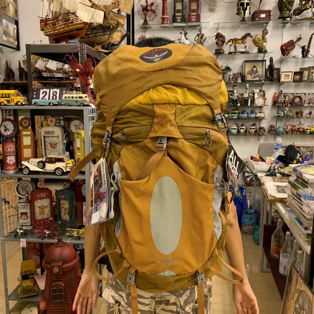 กระเป๋า Backpack ยี่ห้อ Osprey รุ่น Atmos 50 สี Aspen Gold ของใหม่ มือหนึ่ง