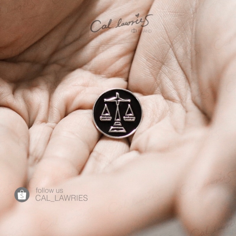 เข็มกลัดตราชู enamel pin