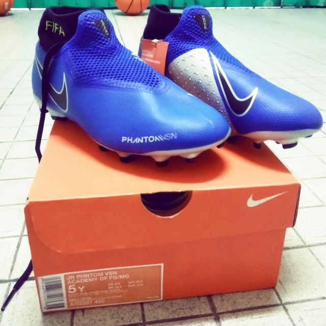 รองเท้าสตั๊ด nike เตะบอล37.5