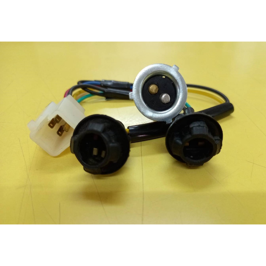ขั้วไฟหน้า WAVE100(U-BOX) WAVE-Z WAVE125R (3ขั้ว, 1หน้า2เลี้ยว) (028974)