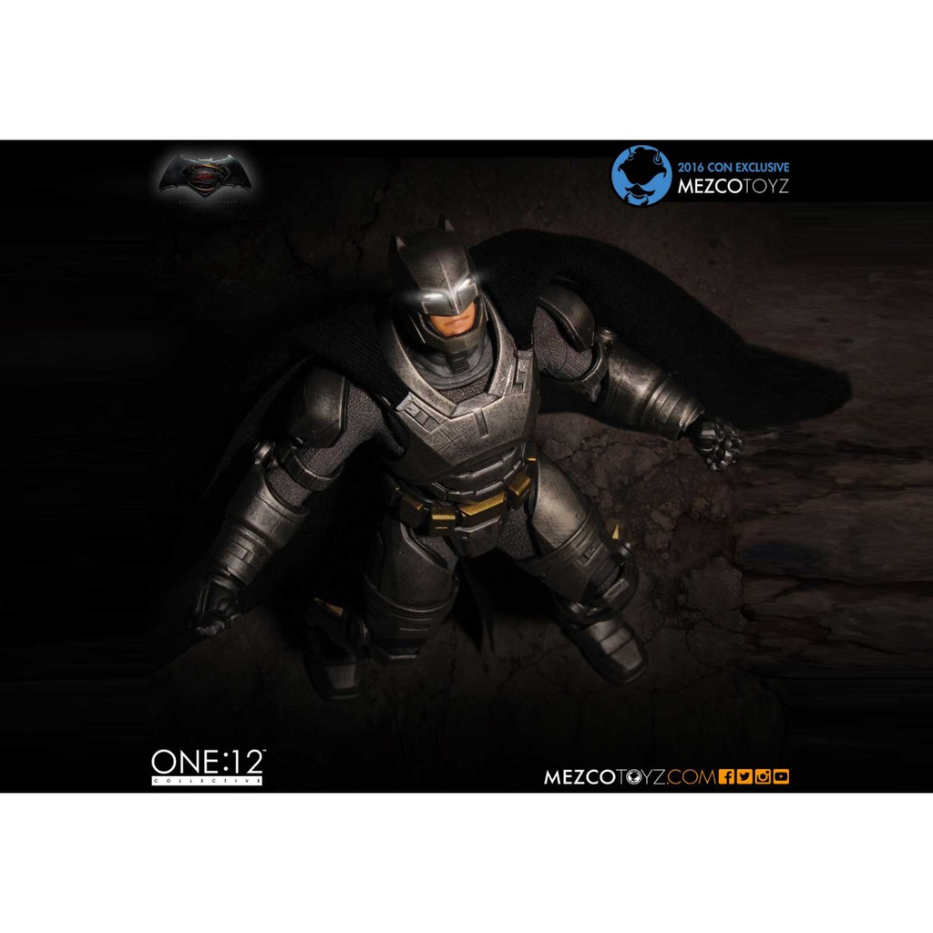 Mezco One:12 Collective BvS Armored Batman 2016 Con Exclusive | Shopee  Thailand