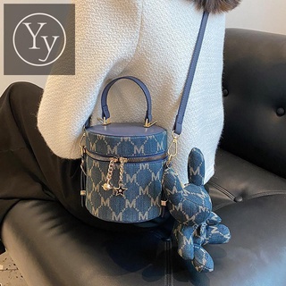 ✶◑◄กระเป๋าแบรนด์ YY จัดส่งในวันเดียวกันสปอตของแท้
 Niche design bucket bag 2021 ใหม่ all-match กระเป๋าถือสไตล์ตะวันตกกร