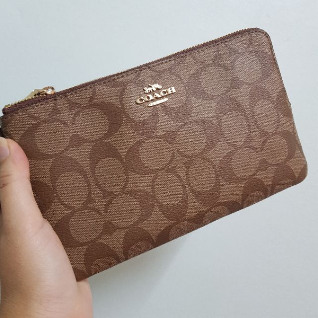 ของแท้! พร้อมส่ง! Coach คล้องมือ 2 ซิป Size L ช่องใส่ iphone 6 plus , 7 plus ได้