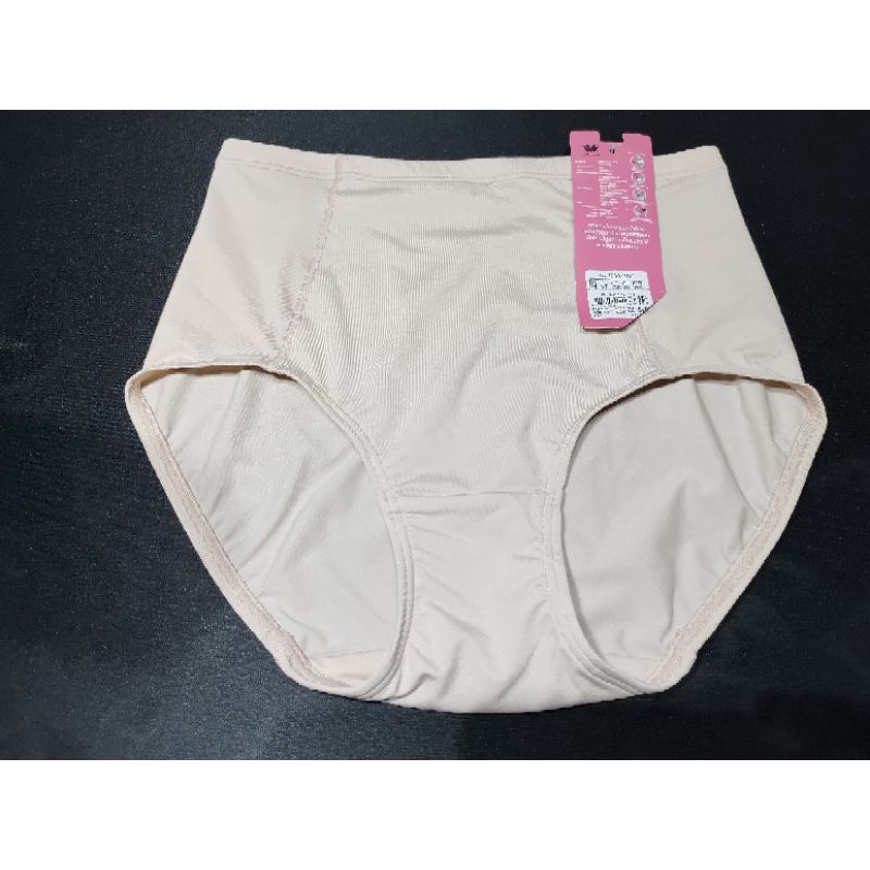 Wacoal Short Secret Support Panty กางเกงในกระชับหน้าท้อง รุ่น WU4836